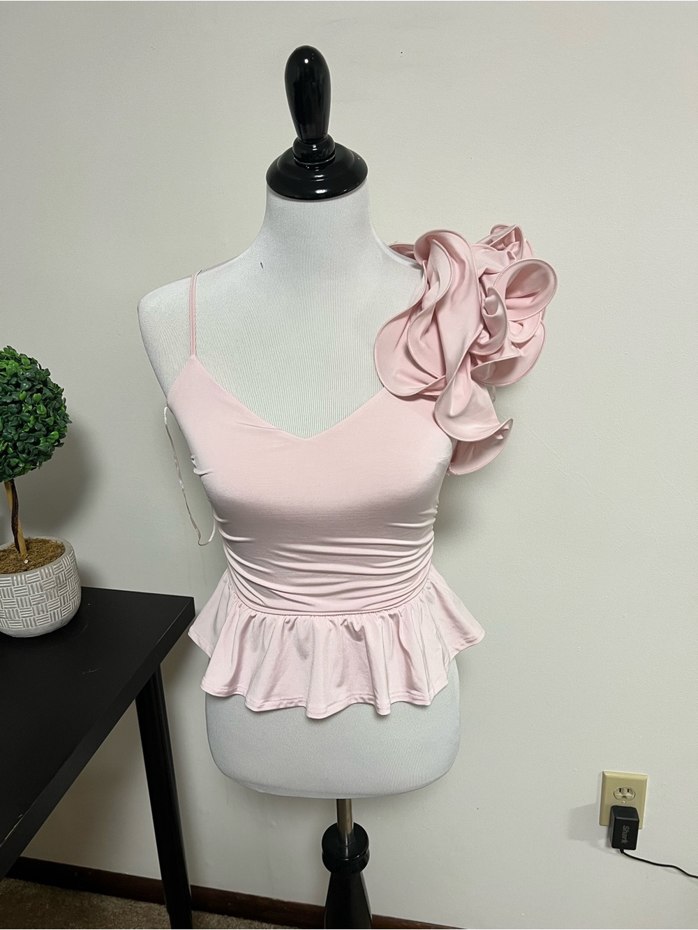 NWOT express Ruffle Peplum Tank Top - Pink